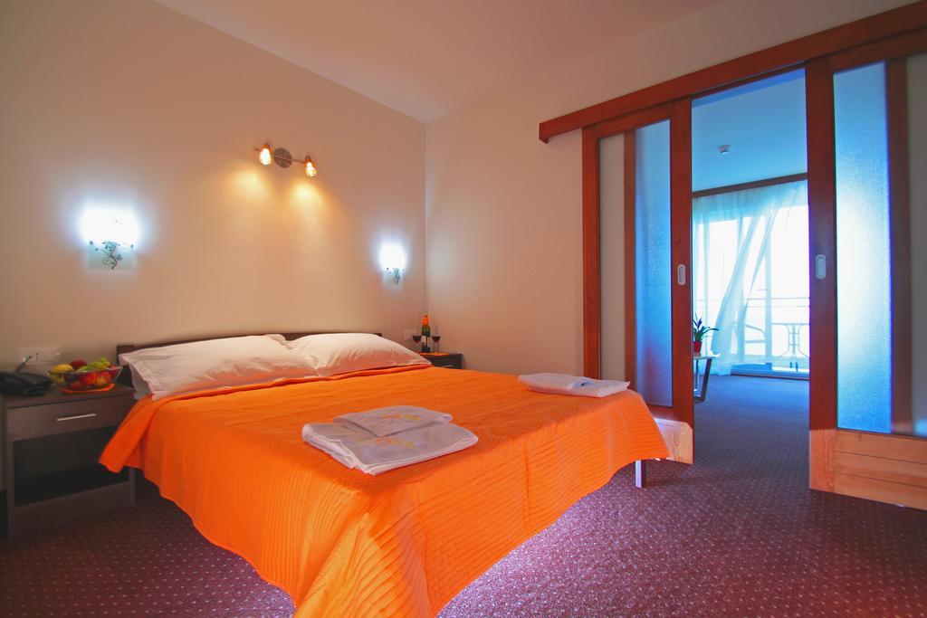 Villa Junona Baska Voda Bagian luar foto